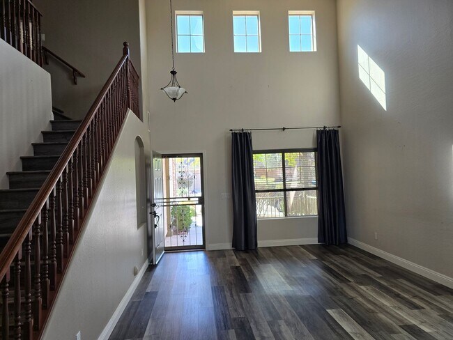 12682 W Desert Mirage Dr Peoria, AZ 85383 photo 4