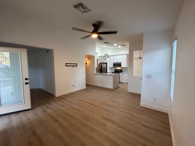 1848 E Galveston St photo 5