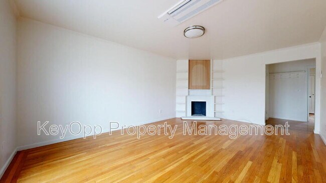 2BR/1BA Single Family House on Judah St · San Francisco photo 3