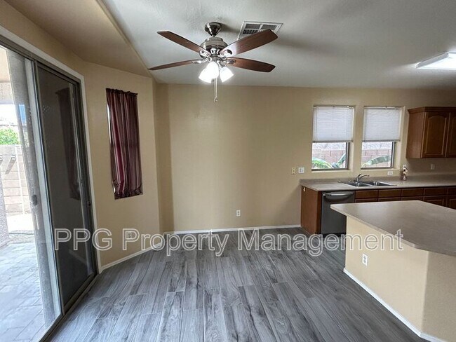 15652 W Cameron Dr Surprise, AZ 85379 photo 5