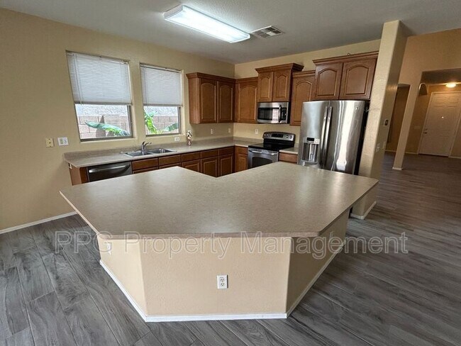 15652 W Cameron Dr Surprise, AZ 85379 photo 4