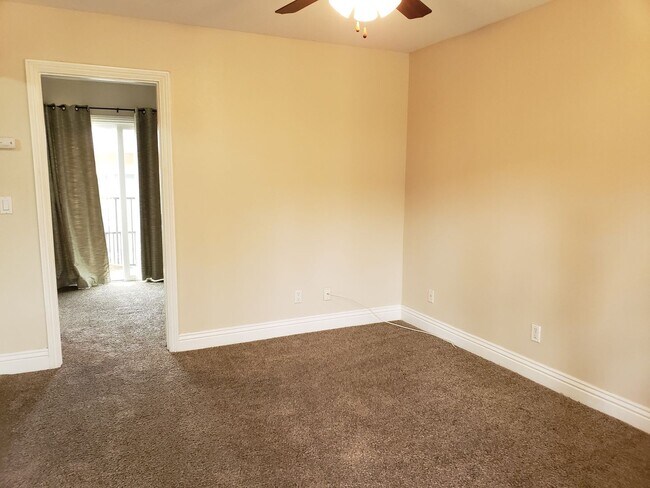 320 J Ave National City, CA 91950 photo 4