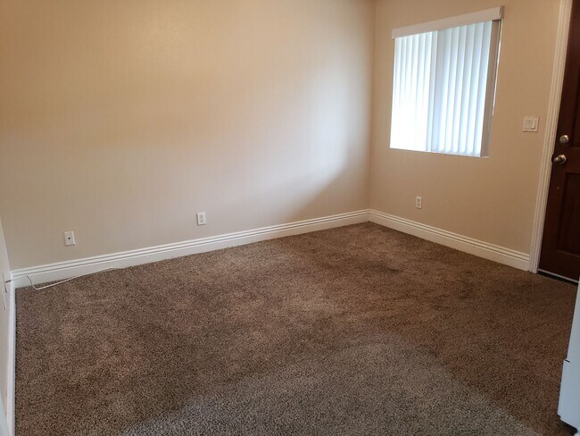 320 J Ave National City, CA 91950 photo 5