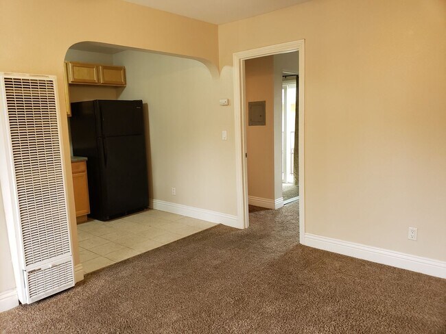 320 J Ave National City, CA 91950 photo 3