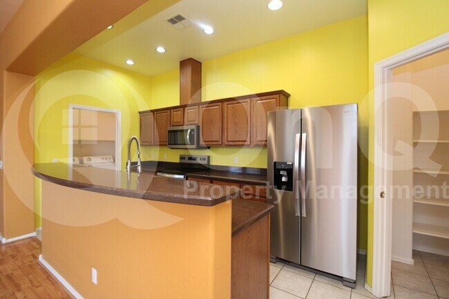 1225 N 36th St Phoenix, AZ 85008 photo 2