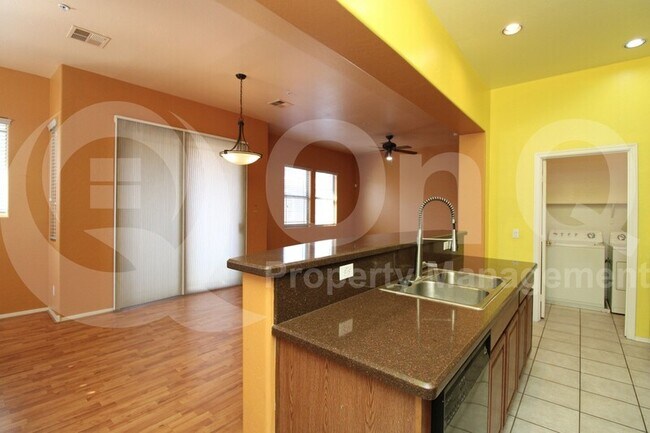1225 N 36th St Phoenix, AZ 85008 photo 4