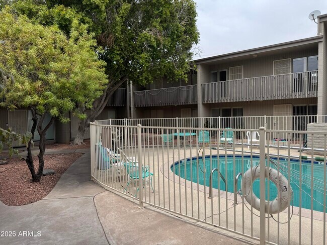 1816 W Tuckey Ln Phoenix, AZ 85015 photo 3