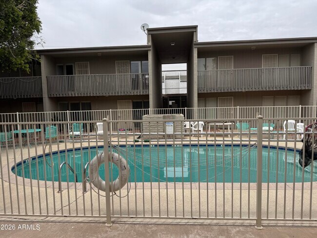 1816 W Tuckey Ln Phoenix, AZ 85015 photo 2