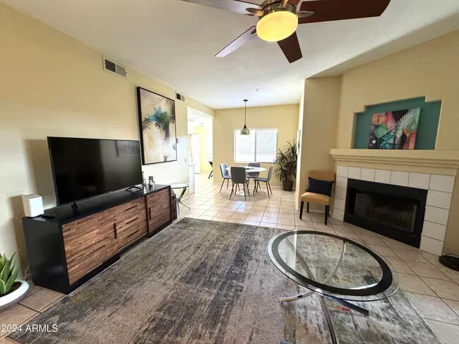 15050 N Thompson Peak Pkwy Scottsdale, AZ 85260 photo 2