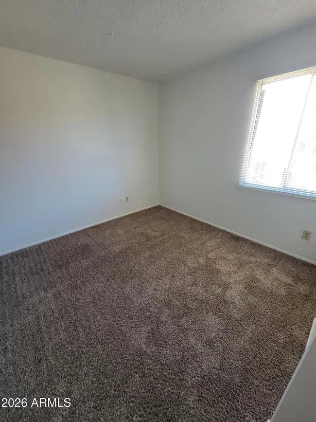 7854 N 47th Ave Glendale, AZ 85301 photo 4