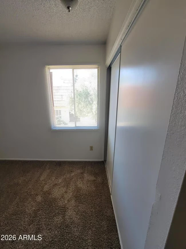 7854 N 47th Ave Glendale, AZ 85301 photo 2