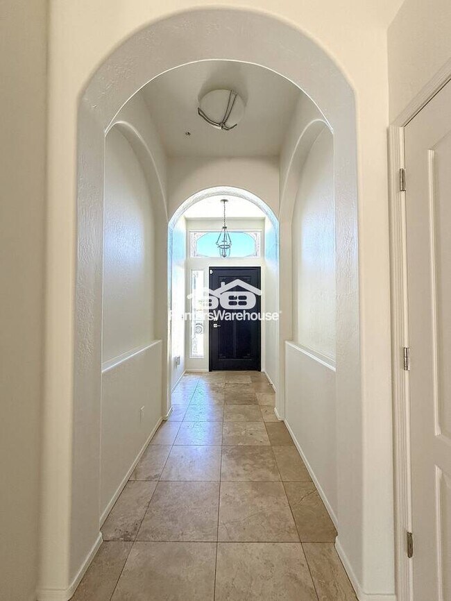 8757 E Avalon Dr Scottsdale, AZ 85251 photo 4
