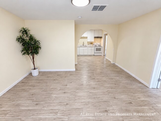 Spacious 5-bedroom Home With 2 Baths – Plenty Of Room To Live &amp; Entertain photo 5