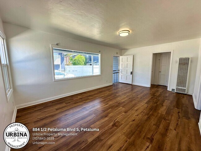 884-882 Petaluma Blvd S Petaluma, CA 94952 photo 2