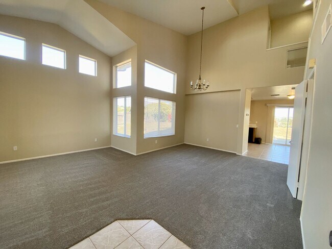 3364 Hollowtree Dr Oceanside, CA 92058 photo 3