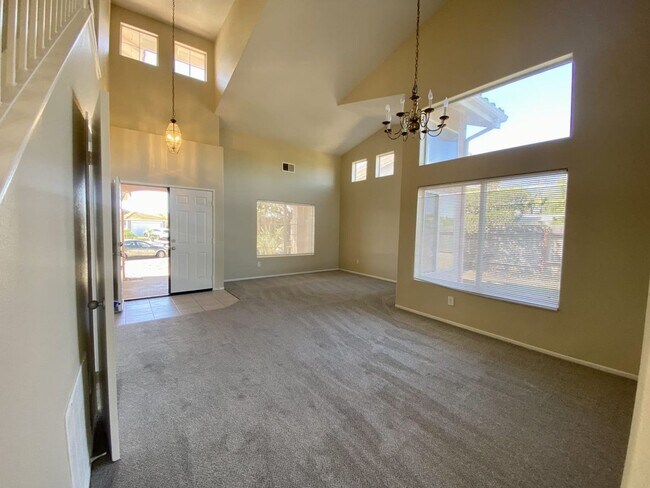 3364 Hollowtree Dr Oceanside, CA 92058 photo 5
