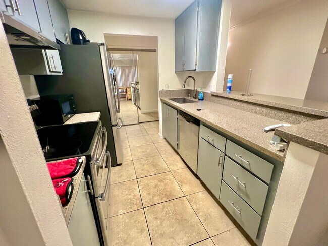 66 Fairmount Ave Oakland, CA 94611 photo 5