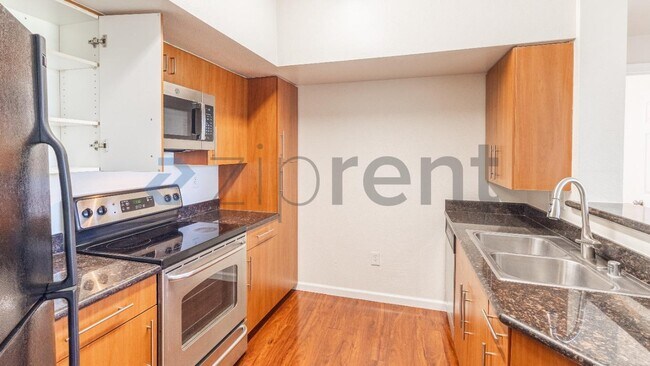 Unit 153 photo 4