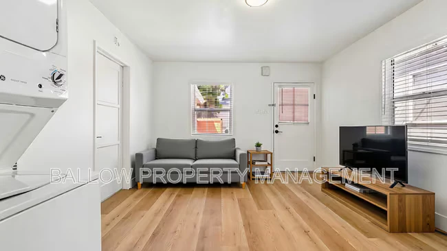 729 E 7th St National City, CA 91950 photo 4