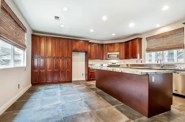 32440 Angelo Dr Temecula, CA 92592 photo 3