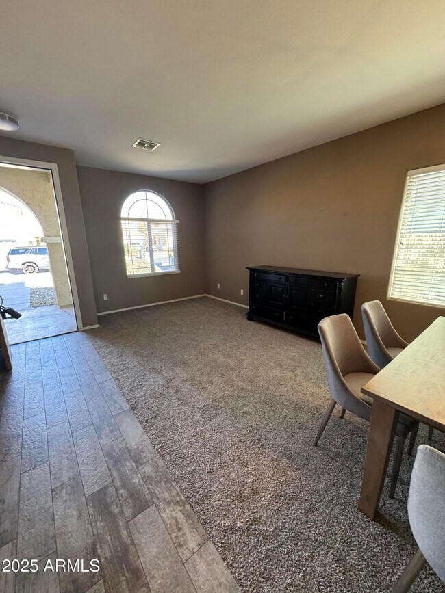 949 E Indian Wells Pl Chandler, AZ 85249 photo 4