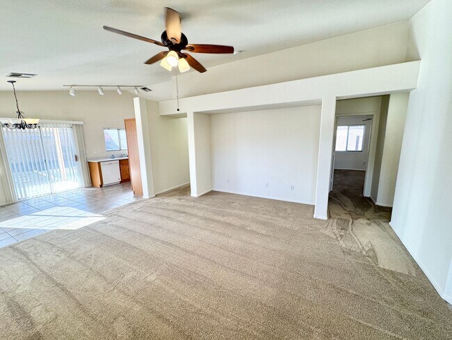 10216 N 93rd Dr Peoria, AZ 85345 photo 5