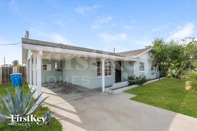 2011 W Maryland Ave Phoenix, AZ 85015 photo 2