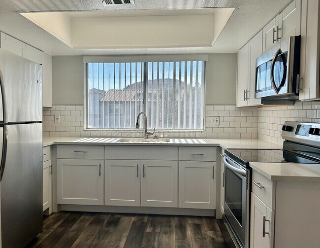 1553 W Mercer Ln Phoenix, AZ 85029