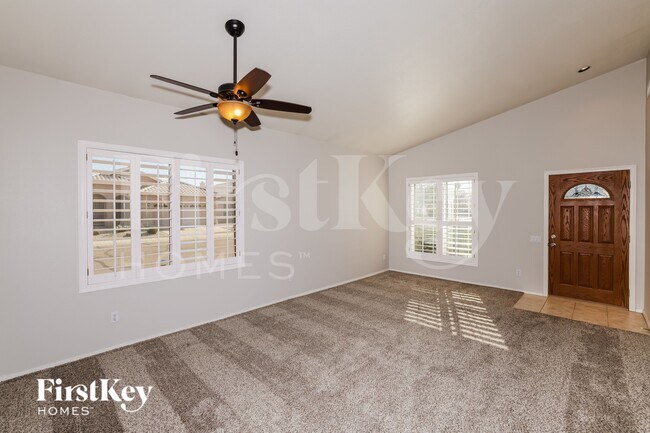 1102 W Monte Cristo Ave Phoenix, AZ 85023 photo 2