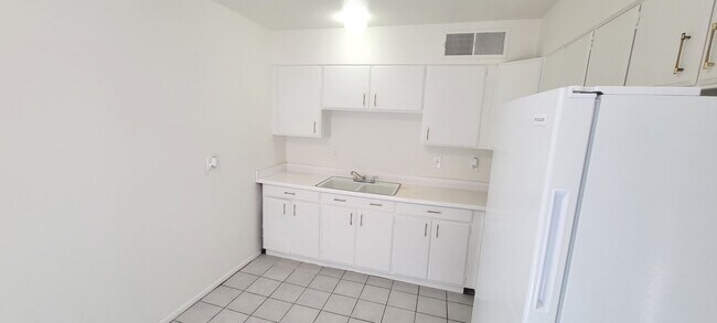 330 N Comanche Dr Chandler, AZ 85224 photo 5