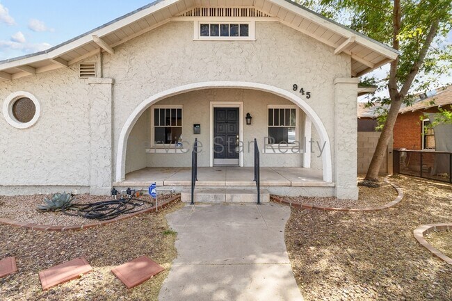 945 E Granada Rd Phoenix, AZ 85006 photo 2