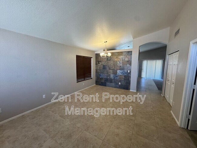 5913 W Mercury Way Chandler, AZ 85226 photo 2