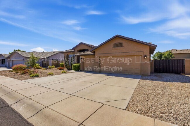 7017 W Greenbriar Dr Glendale, AZ 85308 photo 3