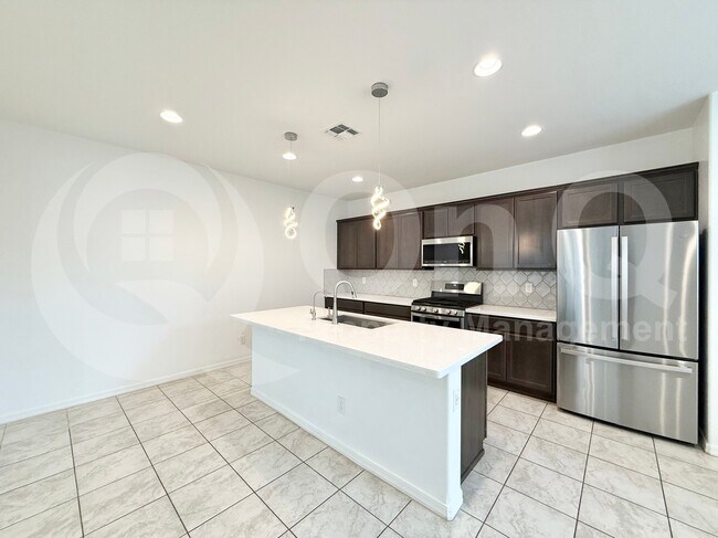 14251 W Buckskin Trl Surprise, AZ 85387 photo 3