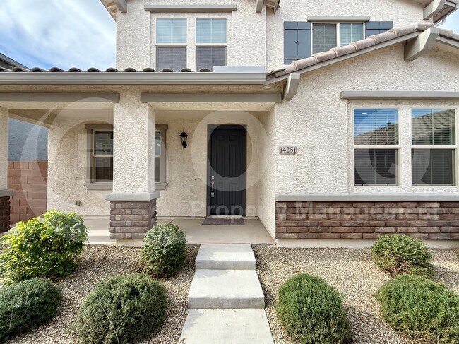 14251 W Buckskin Trl Surprise, AZ 85387 photo 2