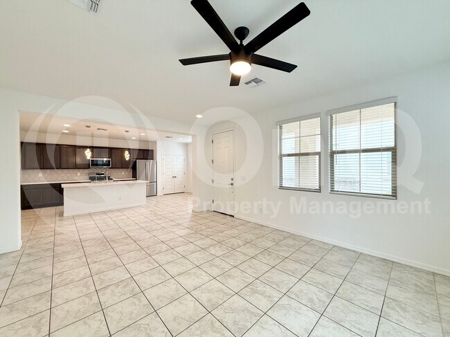 14251 W Buckskin Trl Surprise, AZ 85387 photo 5