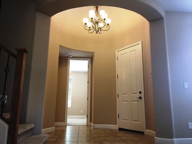 300 W Wisteria Pl Chandler, AZ 85248 photo 4