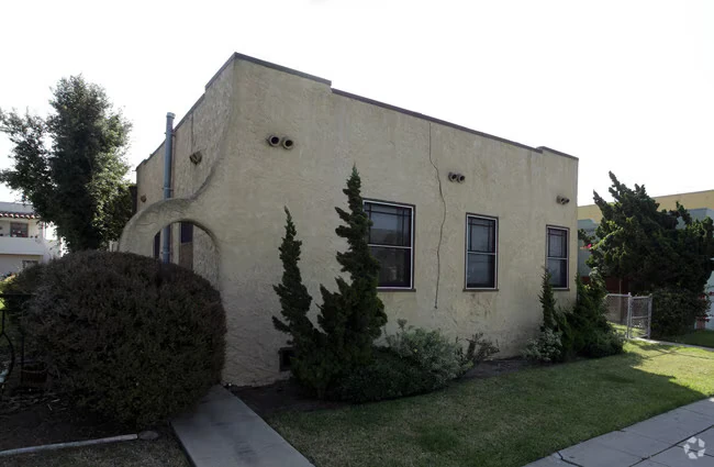 4027-4031 Park Blvd San Diego, CA 92103 photo 2