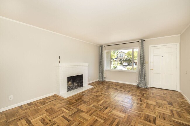 3254 Bryant St Palo Alto, CA 94306 photo 2