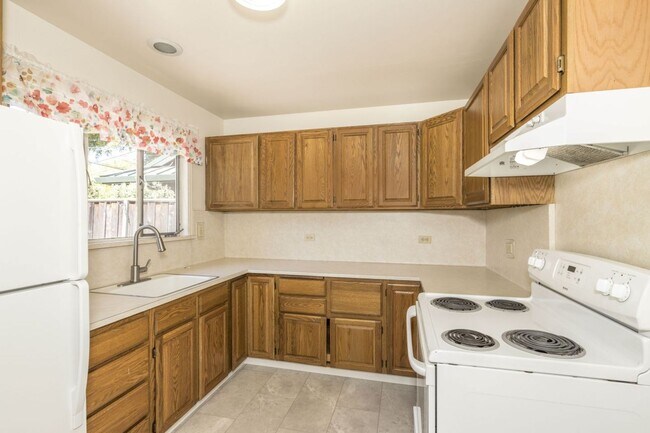 3254 Bryant St Palo Alto, CA 94306 photo 5