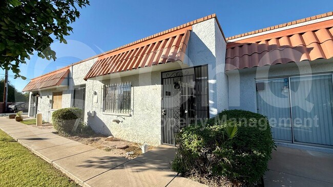 6822 N 35th Ave Phoenix, AZ 85017 photo 3
