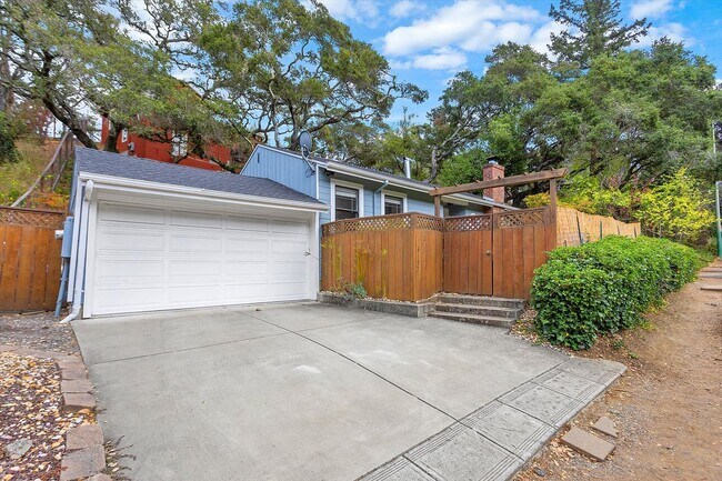 6172 Moraga Ave Oakland, CA 94611 photo 2