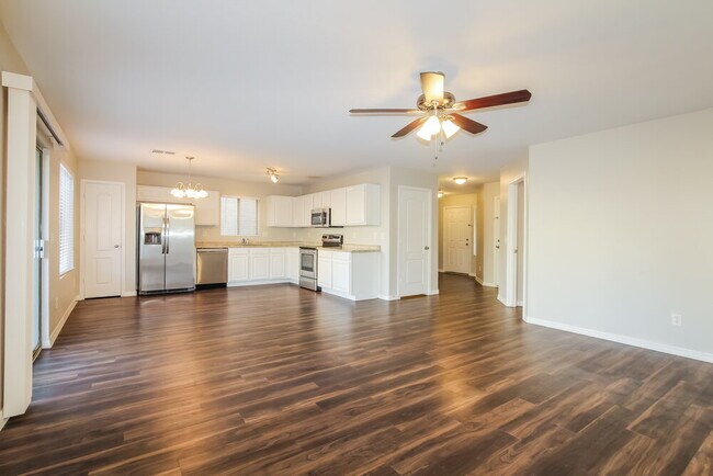 12916 W Lawrence Ct Glendale, AZ 85307 photo 4