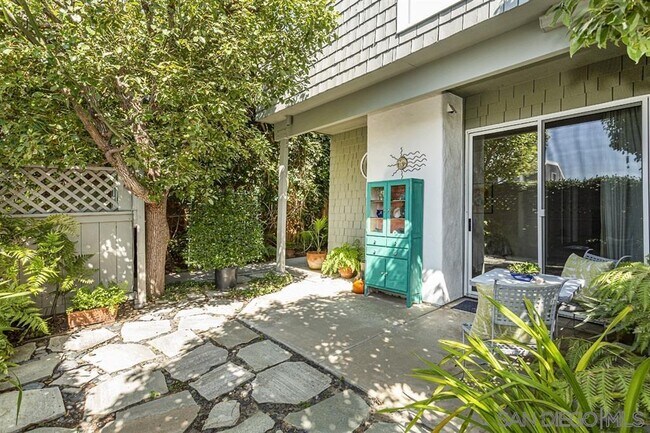 2381 Oxford Ave Encinitas, CA 92007 photo 5