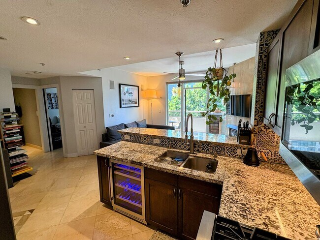1277 Kettner Blvd San Diego, CA 92101 photo 2