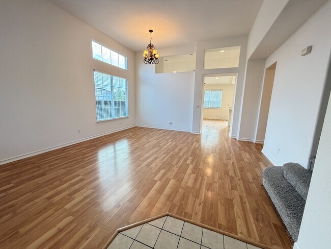 1305 Brooktrail Dr photo 4