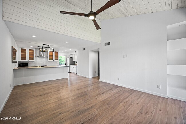 5998 N 78th St Scottsdale, AZ 85250 photo 2