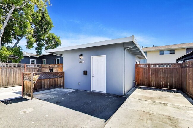 21161 Garden Ave Hayward, CA 94541 photo 2