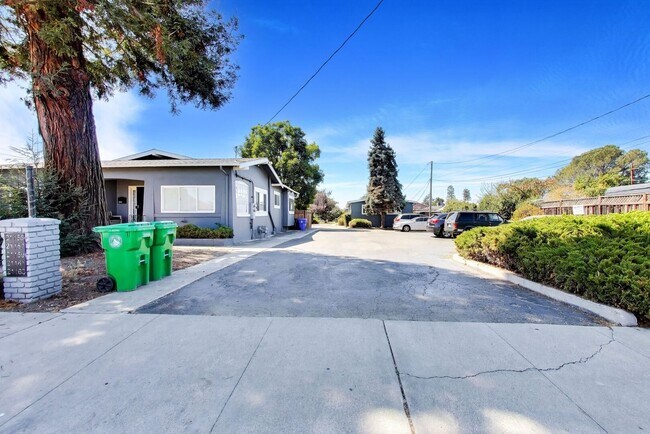 21161 Garden Ave Hayward, CA 94541 photo 4