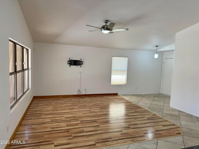 6510 W Behrend Dr Glendale, AZ 85308 photo 2